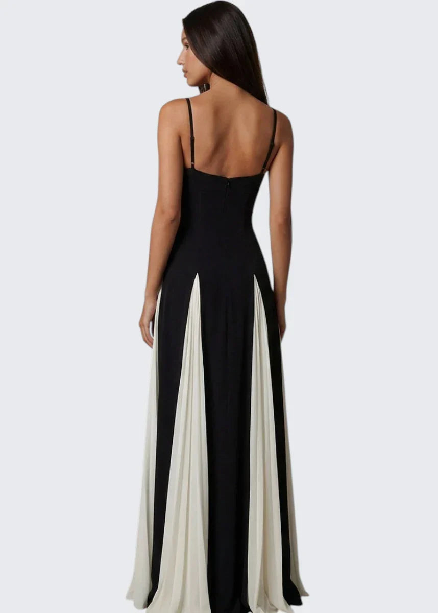 Carli | Plissiertes Maxikleid mit Herzausschnitt