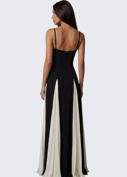 Carli | Plissiertes Maxikleid mit Herzausschnitt