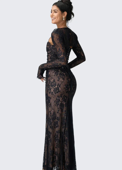 Carrie | Spitzenkleid mit eckigem Ausschnitt und transparenten Ärmeln