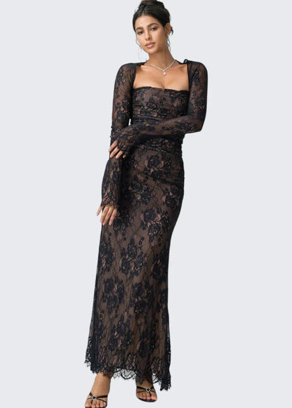 Carrie | Spitzenkleid mit eckigem Ausschnitt und transparenten Ärmeln