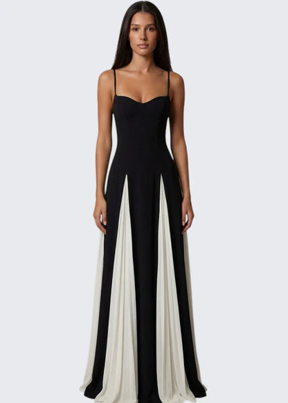 Carli | Plissiertes Maxikleid mit Herzausschnitt